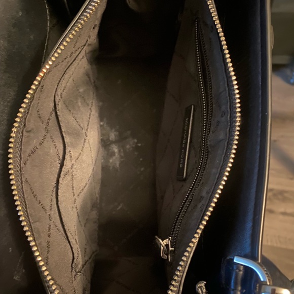 Michael kors black purse and wallet - Picture 3 of 9